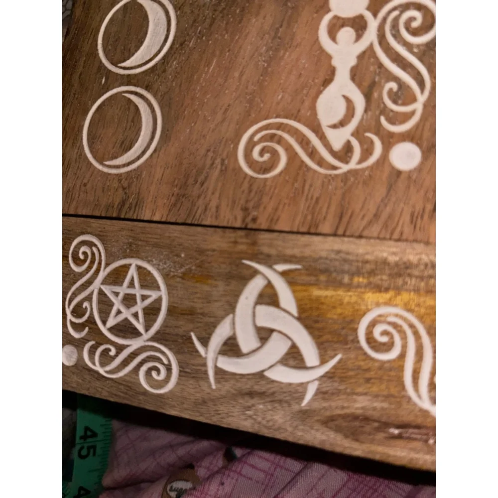 Brown & White Wooden Jewelry Organizer